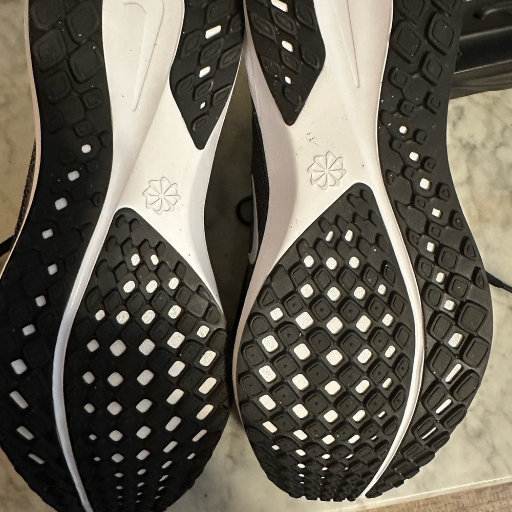 Nike Air Zoom Pegasus Black White Athletic Shoes - Picture 3 of 4